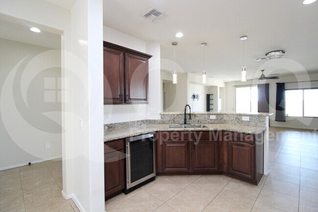 Foto del edificio - 3302 S 186th Ln