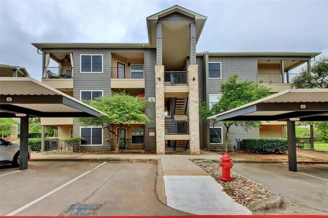 Building Photo - 2320 Gracy Farms Ln