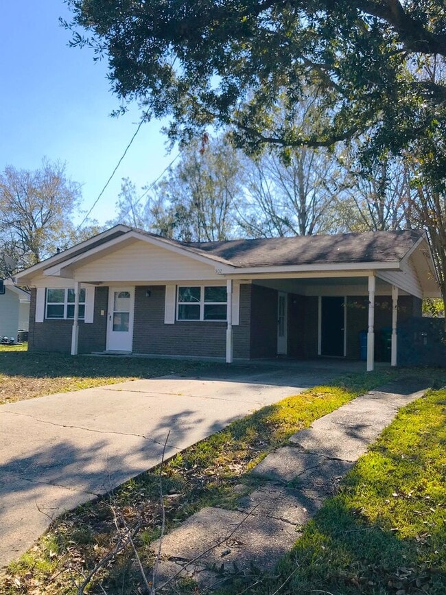 Building Photo - 302 Hunter Dr