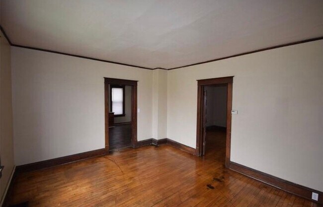 Building Photo - 302 E. Harrison St