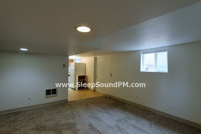 Foto del edificio - Two Bedroom Duplex Near Reed College
