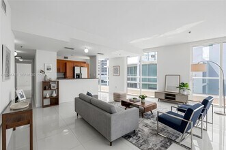 Building Photo - 6362 Collins Ave