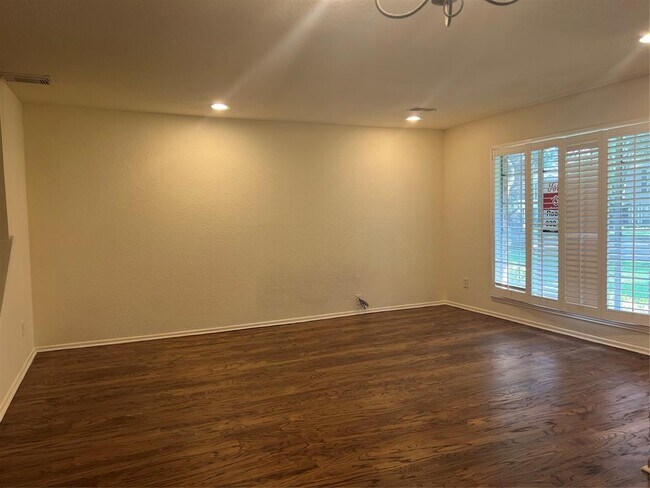 Building Photo - 13192 Trail Hollow Dr