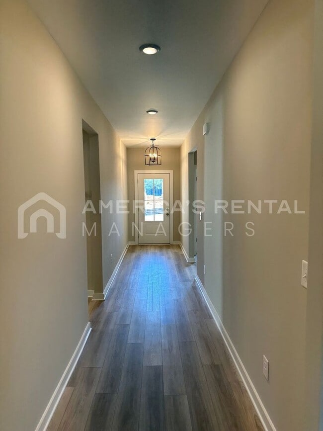 Building Photo - HALF OFF DEPOSIT!!! - Home for Rent in Bessemer, AL!!! Sign a lease by 12/31/25 to receive HALF o...