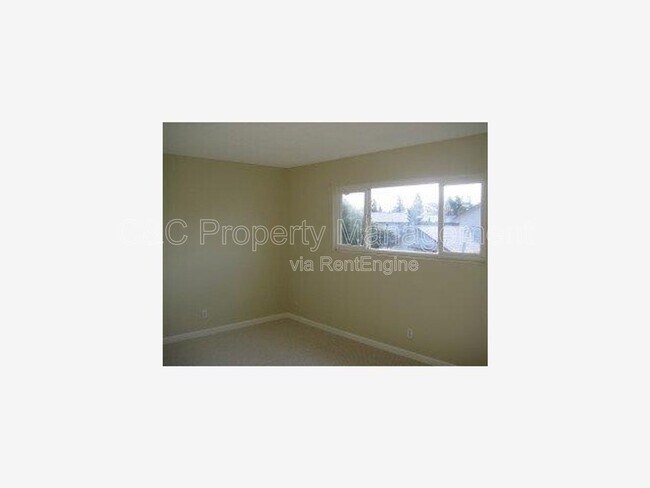 Building Photo - 292 Grecia Ct