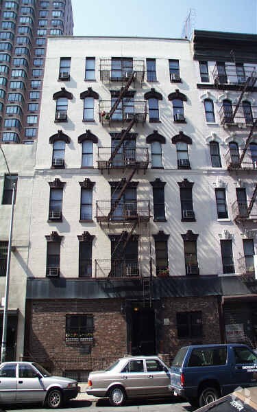 Building Photo - 336 E 95th St