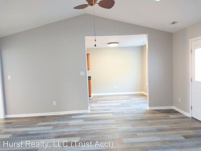 Foto del edificio - 3 br, 2 bath House - 110 Ryan Glenn Drive