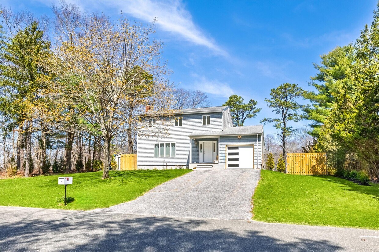 Foto principal - 371 S River Rd