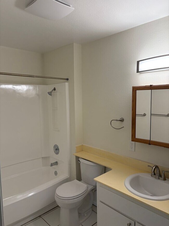 Foto del edificio - 1-Bed Condo in Heart of Mission Valley!
