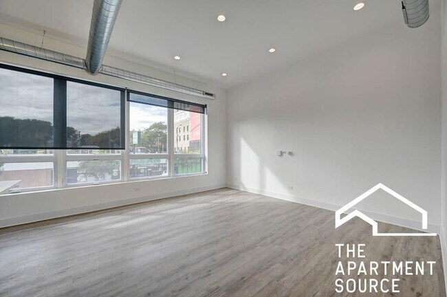 Building Photo - Beautiful 2 Bed 2 Bath in Lincoln Square