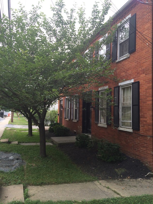 132 W Frederick St, Millersville, PA 17551 Apartments in Millersville