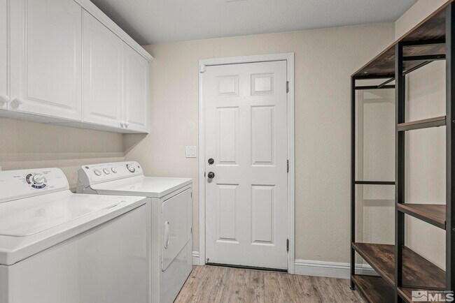 Building Photo - 1755 Cavern Dr