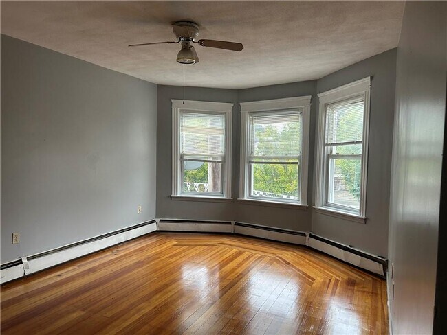 Foto del edificio - 915 Dexter St