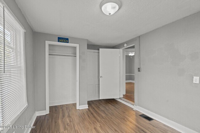 Foto del edificio - 1319 Maple St