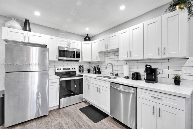 Building Photo - 1324 NE 151st St
