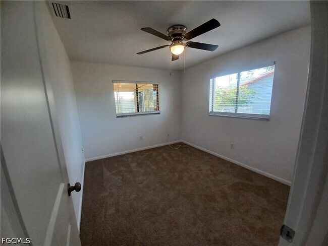 Foto del edificio - 3305 SW 7th Pl