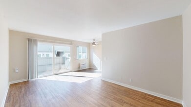 Interior Photo - Rosebeach