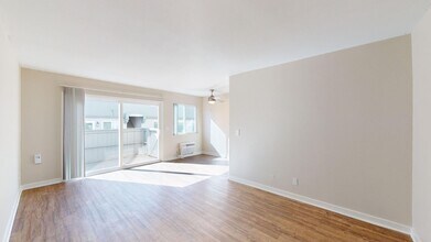 Interior Photo - Rosebeach