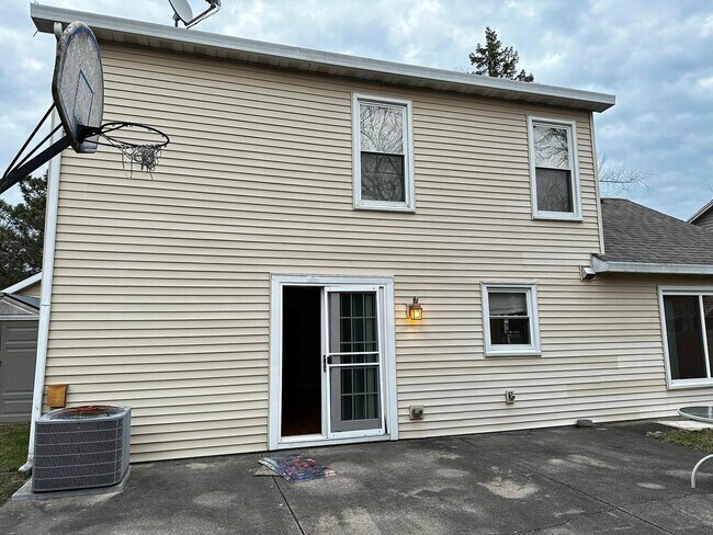 Building Photo - 916 Hobson Dr