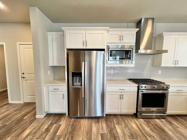 Foto del edificio - Beautiful 3 Bed 2.5 Bath in Timnath!