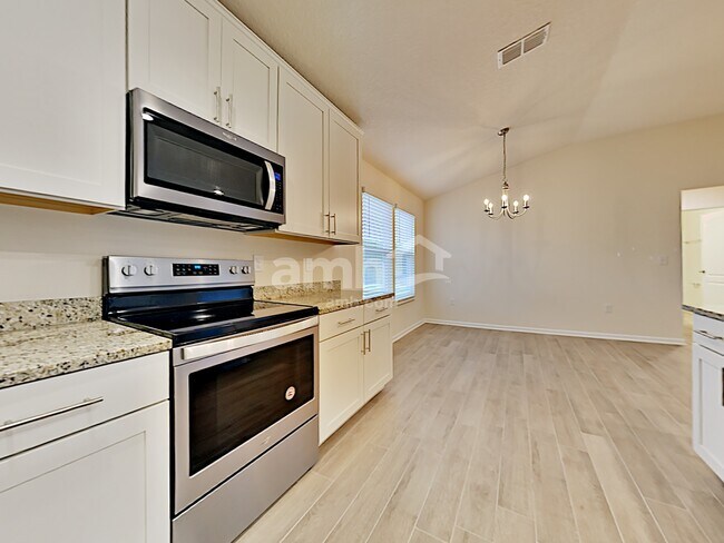 Foto del edificio - 44 Hickory Ridge Rd