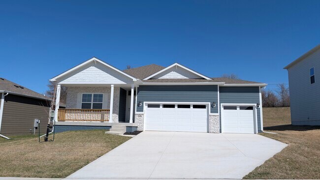 Foto del edificio - 449 Meadows Ct