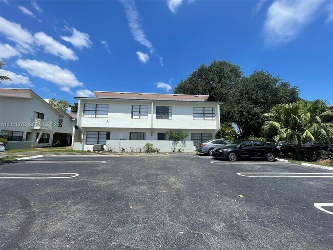 Foto del edificio - 2580 Coral Springs Dr