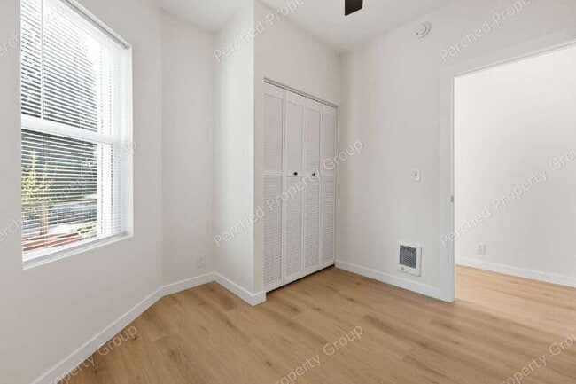 Foto del edificio - 2105 SE Stark St