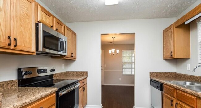 Building Photo - 420 Cathedral Dr