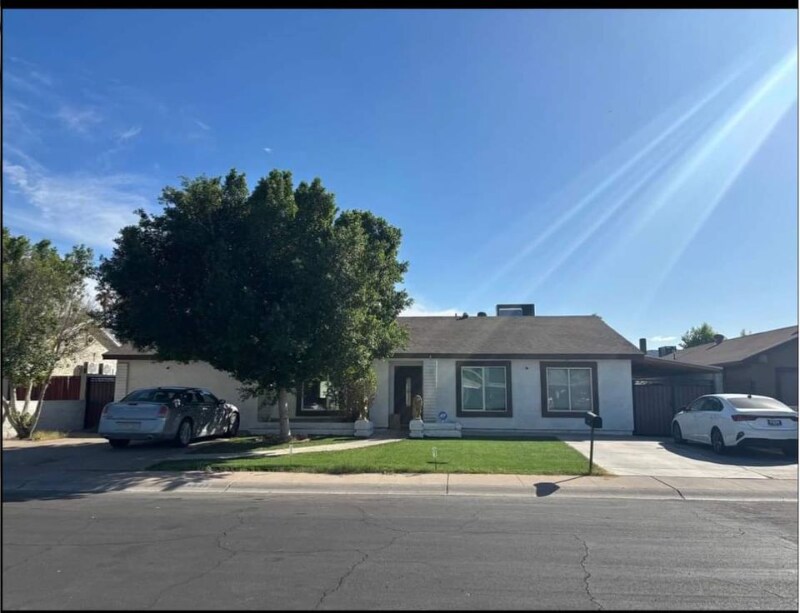 Foto principal - 4025 E St Charles Ave