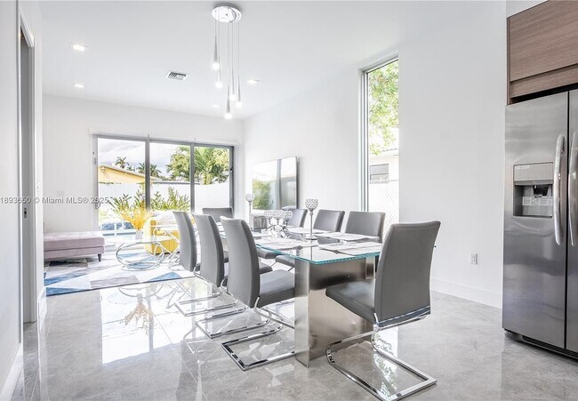 Foto del edificio - 3461 SW 25th St