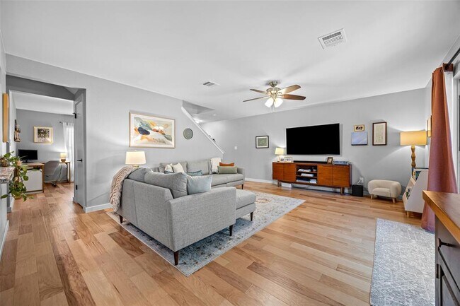 Building Photo - 8058 Thaxton Rd
