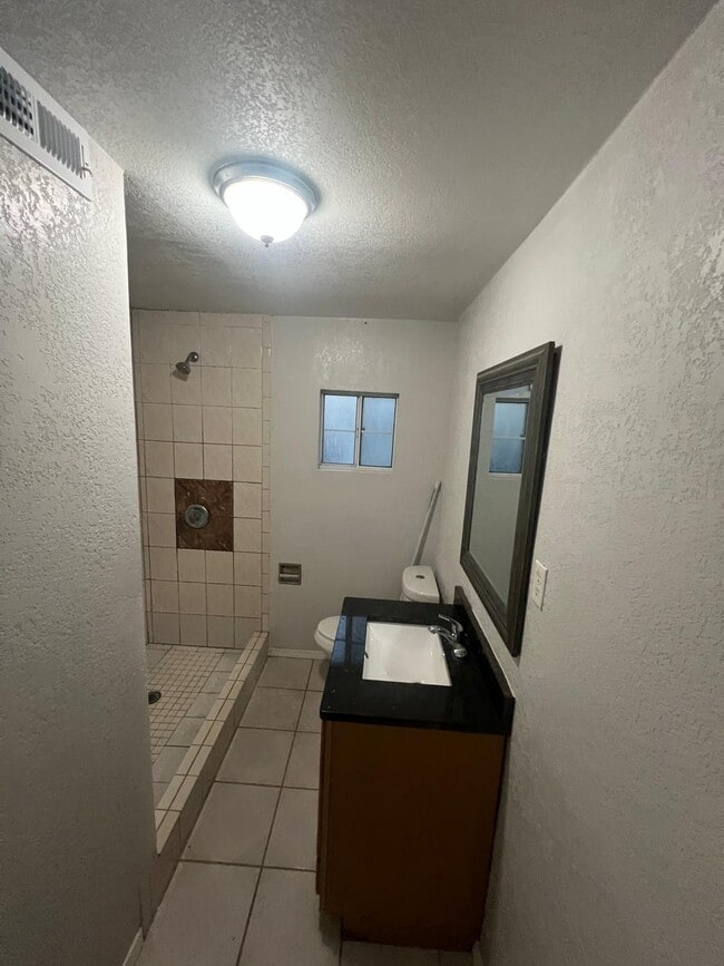 Building Photo - 14740 Anita Way