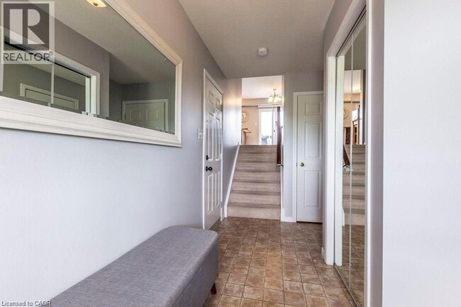 Building Photo - 316 Parkvale Dr