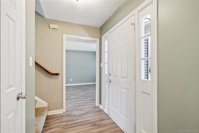 Foto del edificio - Ballantyne Home with Large Yard!