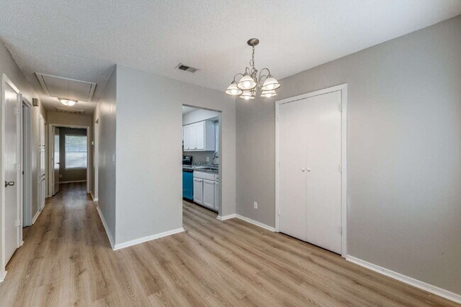 Foto del edificio - Updated 2 Bed, 2 Bath Home in Desirable Location