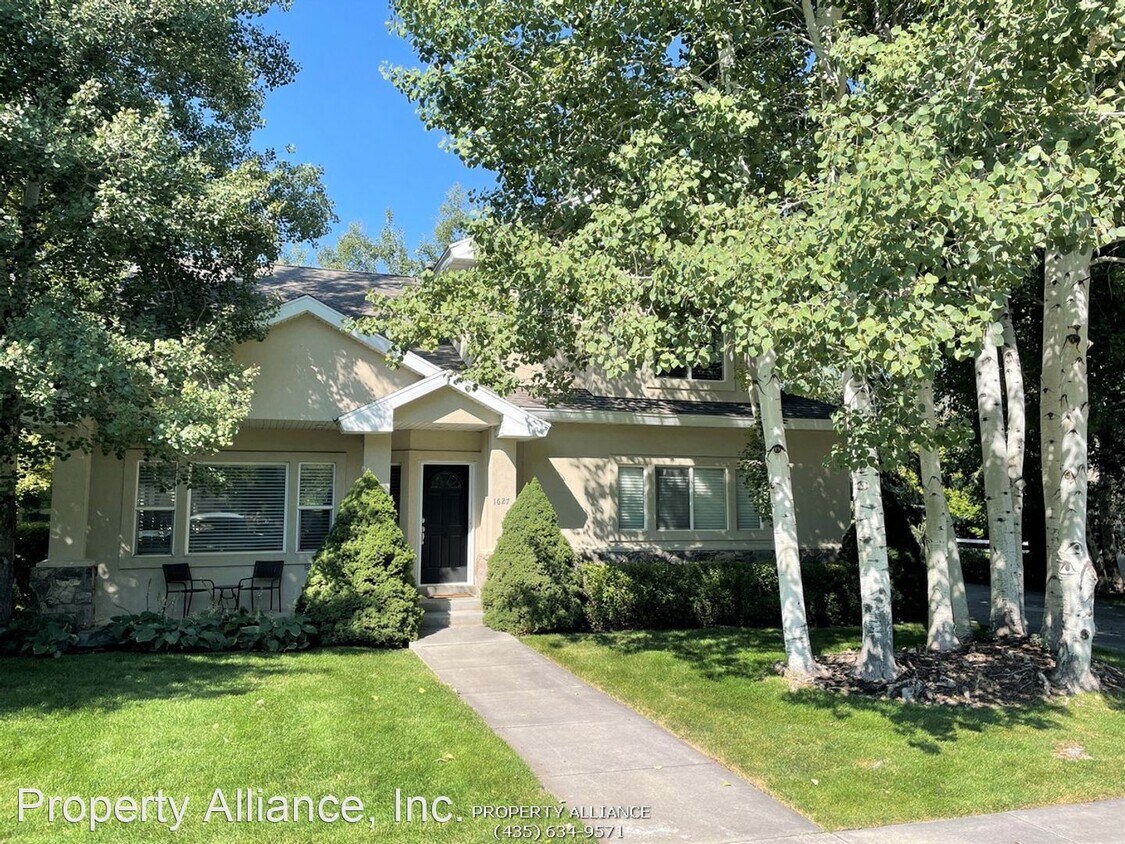 Primary Photo - 3 br, 2.5 bath House - 1627 W. Fort Road