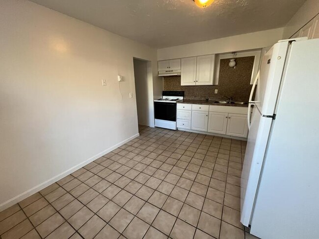 1425-w-1300-s-st-unit-b-salt-lake-city-ut-84104-condo-for-rent-in