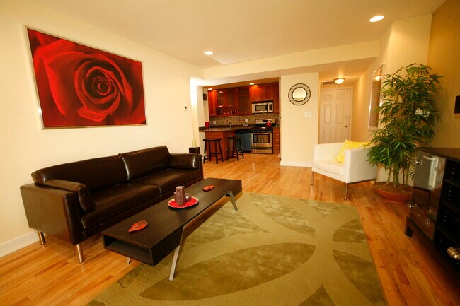 Foto del edificio - 6954 N Greenview Ave