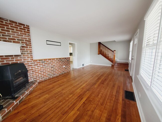 Foto del edificio - Single Family 3 Bedroom Home For Rent in Emmaus