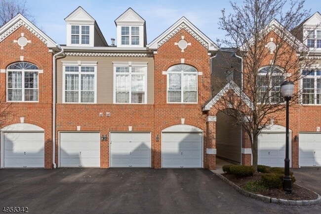 Building Photo - 916 Redspire Dr