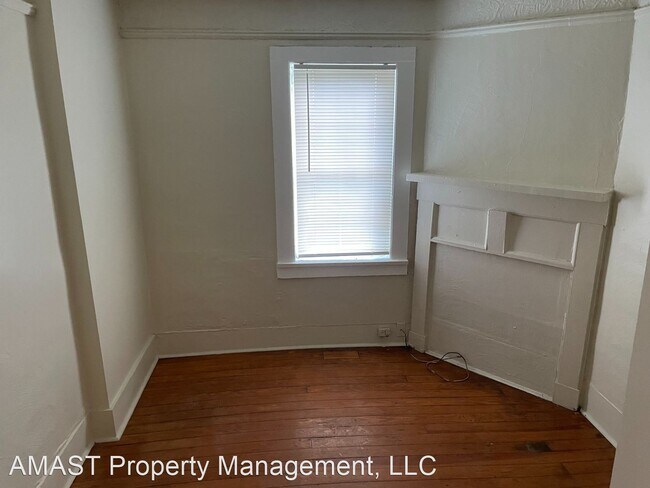 Building Photo - 4 br, 2 bath House - 515 N 10th St.