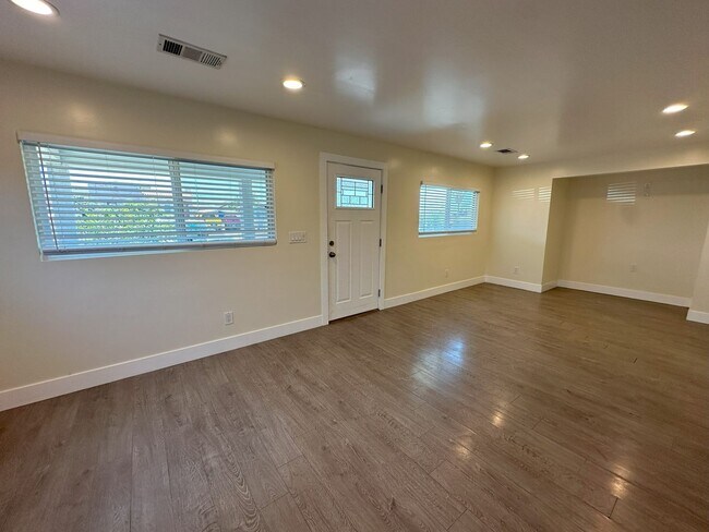 Foto del edificio - Stunning 3 bedroom 2 bath home