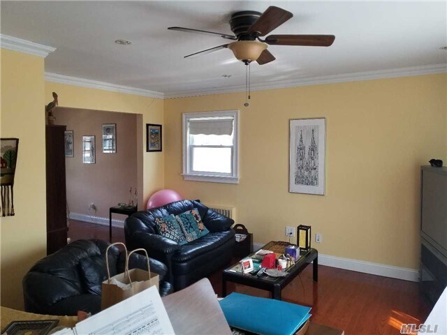 Foto del edificio - 94-44 222nd St