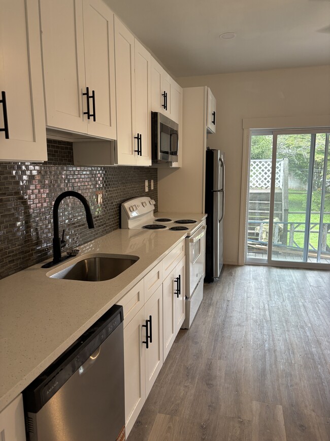 Brand new kitchen appliances! - 17 E Glenside Ave