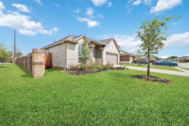 Building Photo - 3230 Andlor Hills Dr