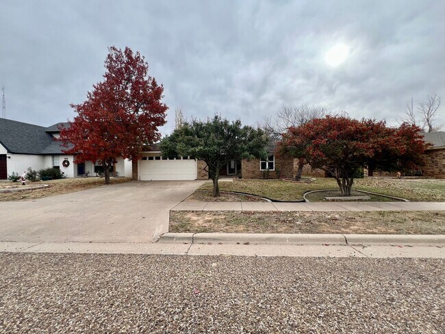 Foto del edificio - Welcome to this charming 3 bedroom, 2 bath...