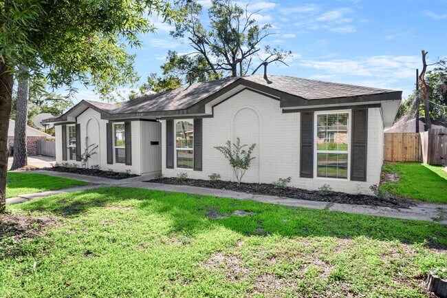 Building Photo - 914 Grand Oaks Dr