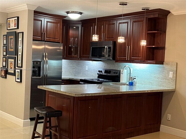 Foto del edificio - 8325 SW 72nd Ave