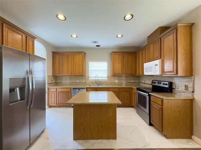 Foto del edificio - 37 San Sebastian St